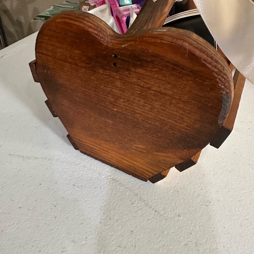 Vintage Wooden Heart Basket Storage Guest Desk Office catch-all kitchen - Picture 8 of 11
